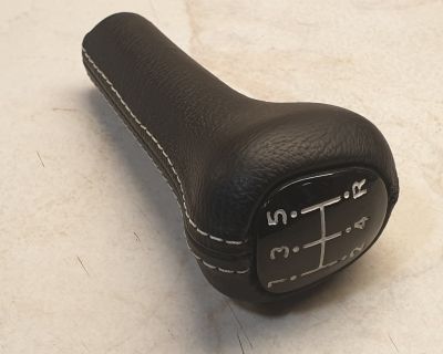 Rare Alfa Romeo 75 (Milano) 3.0/QV/Turbo leather gear/shift knob