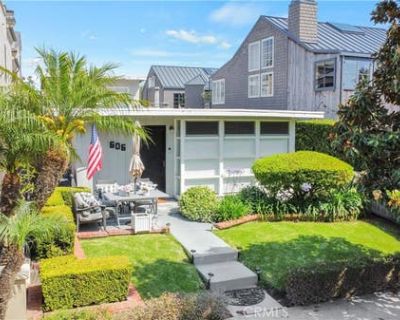 1341 ft Duplex For Sale in CORONA DEL MAR, CA