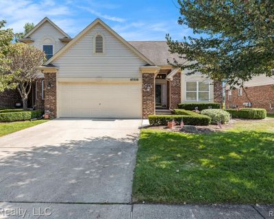 2 Bedroom 2BA 1307 ft Condo For Sale in Macomb, MI