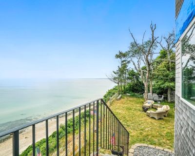 4 Bedroom 2BA 2204 ft Single Family Home For Sale in PLYMOUTH, MA