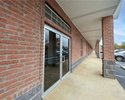 165 ft Commercial Property For Rent in Bentonville, AR