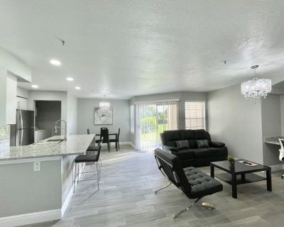 Elegant 2-Bedroom Condo with Golf Course Views