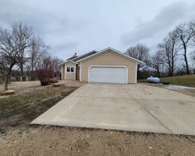 3 Bedroom 2BA 1136 ft Apartment For Rent in Scott County, MN