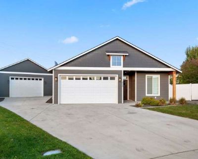 3 Bedroom 2BA 1516 ft Pet-Friendly Apartment For Rent in Post Falls, ID