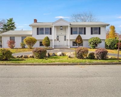 3 Bedroom 3BA 2201 ft Single Family House For Sale in Cranston, RI