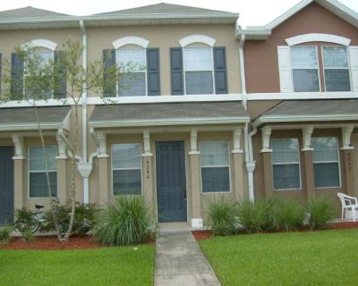 2 Bedroom 2.5BA 1360 ft Apartment For Rent in Jacksonville, FL