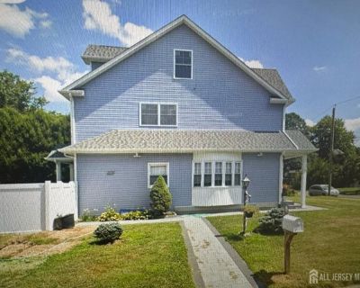 Herbert Dr, East Brunswick, Home For Rent