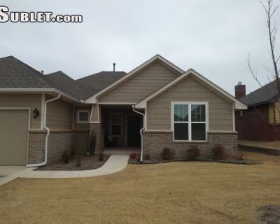 3 Bedroom 2 BA 1900 ft Furnished House for Rent in Edmond, Oklahoma