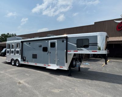 2026 Lakota Trailers Charger 8313SR Three Horse with Living Quarters Gooseneck Trailers Cuba, MO