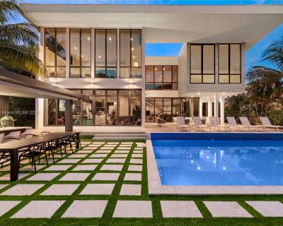 7 Bedroom 6BA 5560 ft Apartment For Rent in Hallandale Beach, FL