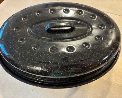 Iarge roasting pan