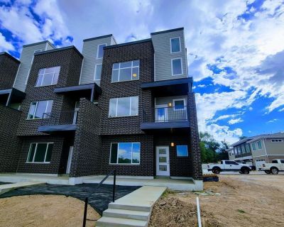 4 Bedroom 3BA 2243 ft Single-family home For Rent in West Valley City, UT