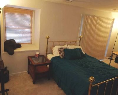 Private room with ensuite in an apartment with 4 roomies, Kensington, MD 20895