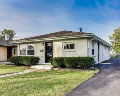 3 Bedroom 1BA 1400 ft Single Family Home For Sale in MARKHAM, IL