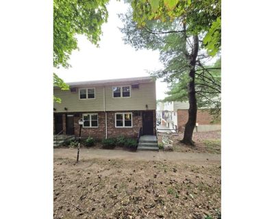 2 Bedroom 1BA 1056 ft² Residential For Sale in Meriden, CT