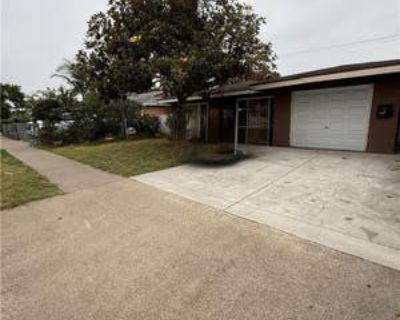 1820 ft Duplex For Sale in LAKEWOOD, CA