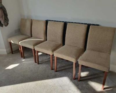 Dining Table & 5 Chairs
