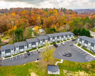 2 Bedroom 1.5BA 1104 ft Pet-Friendly Apartment For Rent in Hixson, TN
