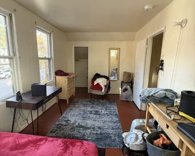 Total rooms: 3. Deposit: $900.00 * Utilities included?: No * Fees apply?: No. References are not required. No preference. Non-smoking. Not for couples. Furnishings: Unfurnished * Parking: No * Garage: No * Yard/patio: No * Balcony/roof terrace: No * Disabled access: No * Living room: shared * Broadband included: No. Availability Available Now Minimum term None Maximum term None. A large, bright...
