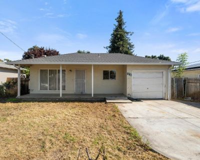 2 Bedroom 1BA 920 ft Single Family Home For Sale in EAST PALO ALTO, CA
