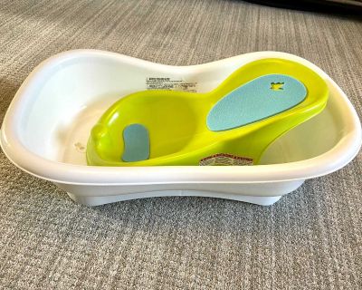 Baby bath tub