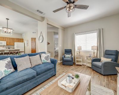 1 Bedroom 1BA Condo Vacation Rental in Leeward Isles 207, Corpus Christi, TX