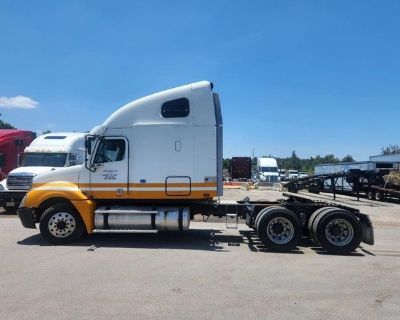 2004 Freightliner Columbia 120