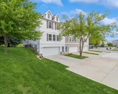 2 Bedroom 2BA 1056 ft Condominium For Sale in Ankeny, IA