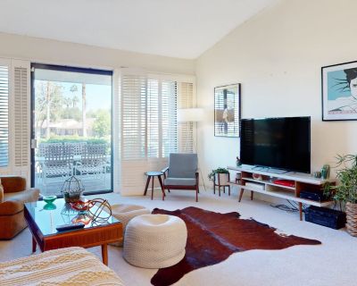 2 Bedroom 2 baths Dog-friendly 1 review window.Vacasa = window.Vacasa || {}; $.extend(true,...