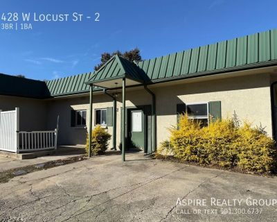 3 Bedroom 1BA 750 ft Pet-Friendly Apartment For Rent in Cabot, AR