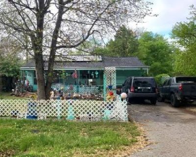 2 Bed 1 Bath Foreclosure Property in Springfield, MO 65802 - W State St