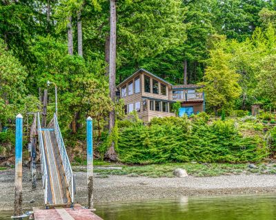 4 Bedroom 3BA Retreat Vacation Rental in Eaglenook, Olympia, WA