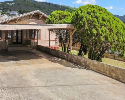 4 Bedroom 1BA 1200 ft Single Family Home For Sale in Honolulu, HI