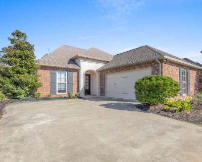 3 Bedroom 2BA 1970 ft Apartment For Rent in Lake Charles, LA