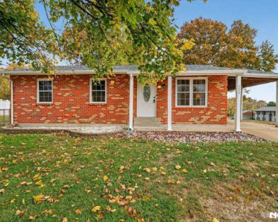 3 Bedroom 1.5BA 999 ft Pet-Friendly Apartment For Rent in Arnold, MO