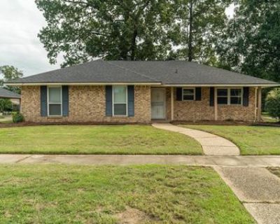 3 Bedroom 2BA 1447 ft Single Family House For Sale in Baton Rouge, LA