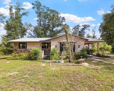 2 Bedroom 2BA 1445 ft Single Family House For Sale in Alford, FL