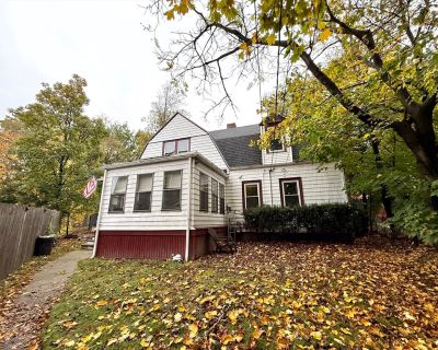 3 Bedroom 1BA 1560 ft Single Family House For Sale in Watertown, MA