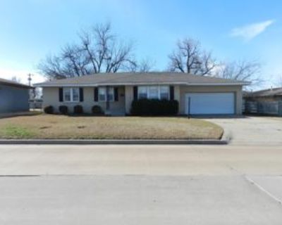3 Bedroom 2BA 1,428 ft Furnished Pet-Friendly Apartment For Rent in Lawton, OK