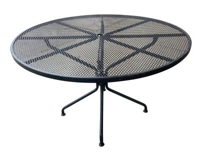 Vintage Russell Woodard Mid Century Modern Round Sculptura Patio Dining Table