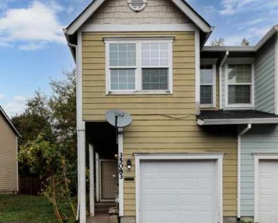 3 Bedroom 2.5BA 1360 ft Apartment For Rent in St. Helens, OR