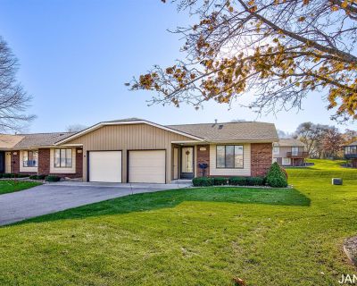 2 Bedroom 2BA 1062 ft Condo For Sale in Grandville, MI