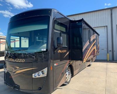 2018 Thor Motor Coach 33.3 For Sale by Dealer in Mooresville, North Carolina