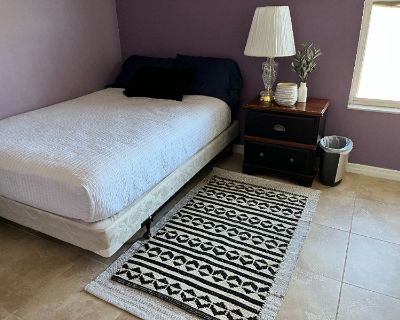 Security deposit: $875.00 * Fees apply?: No. References are not required. Non-smoking. Furnishings: Furnished * Disabled access: * Living room: shared. $875 monthly (whole property). Renting a furnished bedroom in our petfriendly home to a working professional in search of shortterm or longterm housing and who is open to a shared living situation (Hunter's Creek ). Rent includes: Electricity In...