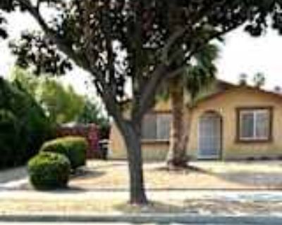 2 Bedroom 2BA 977 ft² House For Rent in Hemet, CA 2043 Ortega Ct