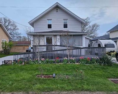 3 Bedroom 2BA 1900 ft Pet-Friendly Apartment For Rent in Mogadore, OH