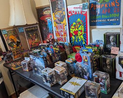 BIG GARAGE SALE! LPs Comics, Graphic Novels, Action Figures, LPs, Video Games