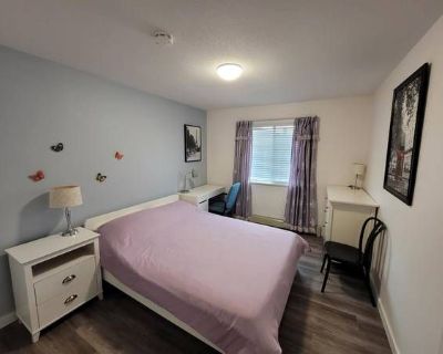 Grace (Has a House) on iROOMit. Room in the 5 Bedroom 3BA House For Rent...