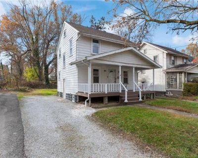 3 Bedroom 1BA 1056 ft Single Family Home For Sale in AKRON, OH