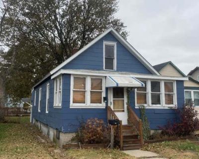 2 Bedroom 1BA 792 ft Single Family Home For Sale in HAMMOND, IN